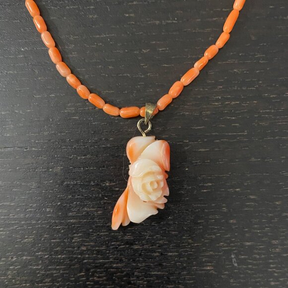 SOLD Vintage Angel Skin Coral Rice Style Beaded Necklace Carved Rose Pendant - Picture 8 of 10